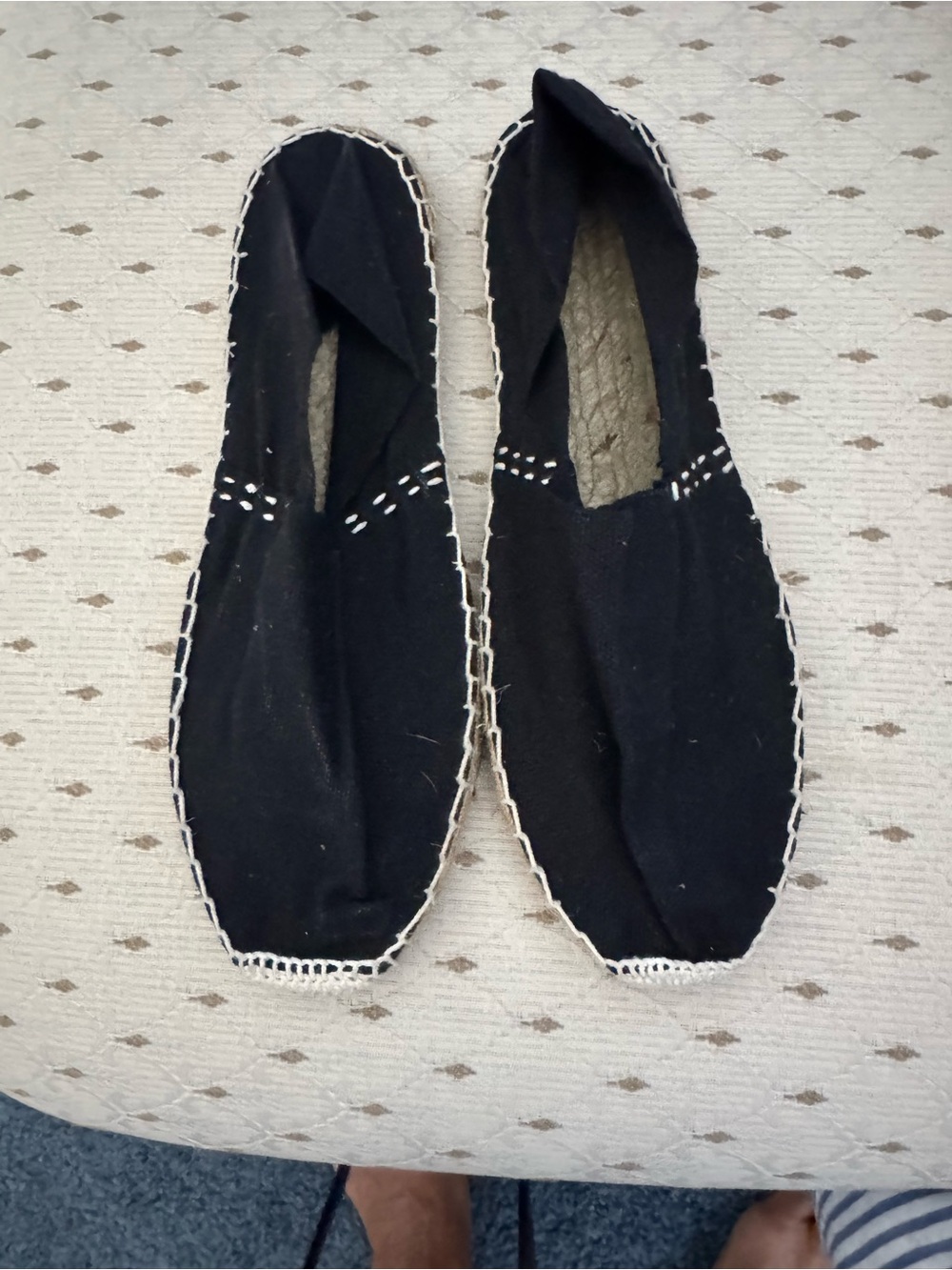 Source Unknown Black Canvas Espadrille Flats with White Stitching